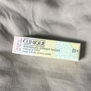 Clinique Dramatically Different Lipstick - Soft Yellow and White Box